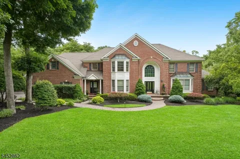 3 Forest Hill Dr