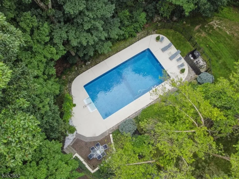 3 Forest Hill Dr Sparta, NJ 07871