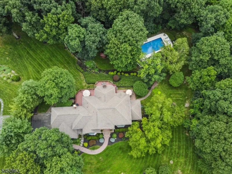 3 Forest Hill Dr Sparta, NJ 07871