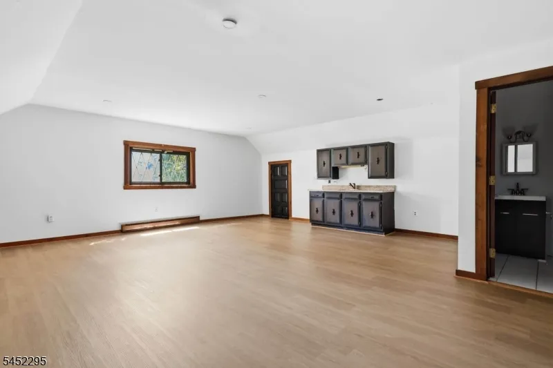 319 Oaklawn Ave Oaklyn, NJ 08107