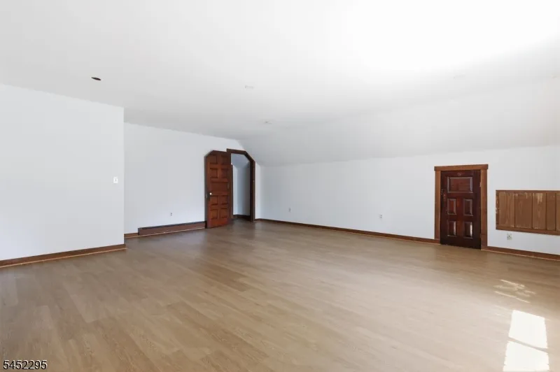 319 Oaklawn Ave Oaklyn, NJ 08107