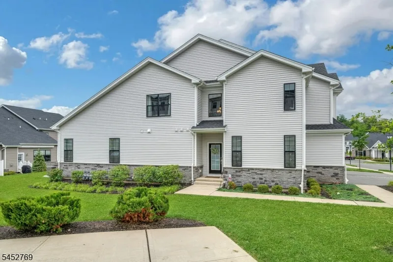 49 Whitney Ave Morris Plains, NJ 07950