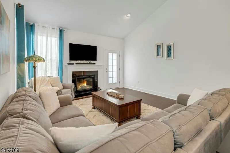 49 Whitney Ave Morris Plains, NJ 07950