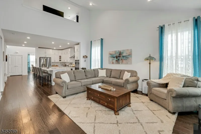 49 Whitney Ave Morris Plains, NJ 07950