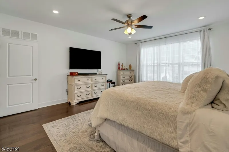 49 Whitney Ave Morris Plains, NJ 07950