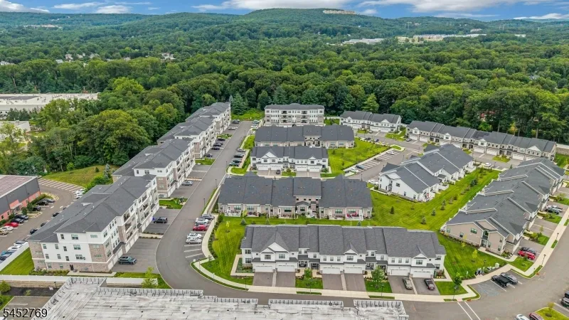 49 Whitney Ave Morris Plains, NJ 07950