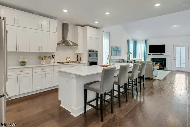 49 Whitney Ave Morris Plains, NJ 07950