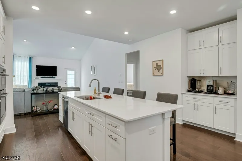 49 Whitney Ave Morris Plains, NJ 07950