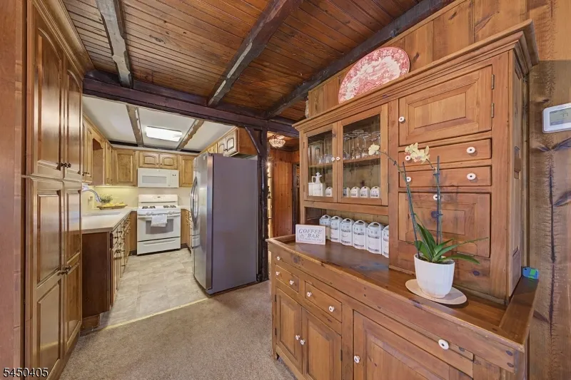 21 Shawnee Trl Sparta, NJ 07871