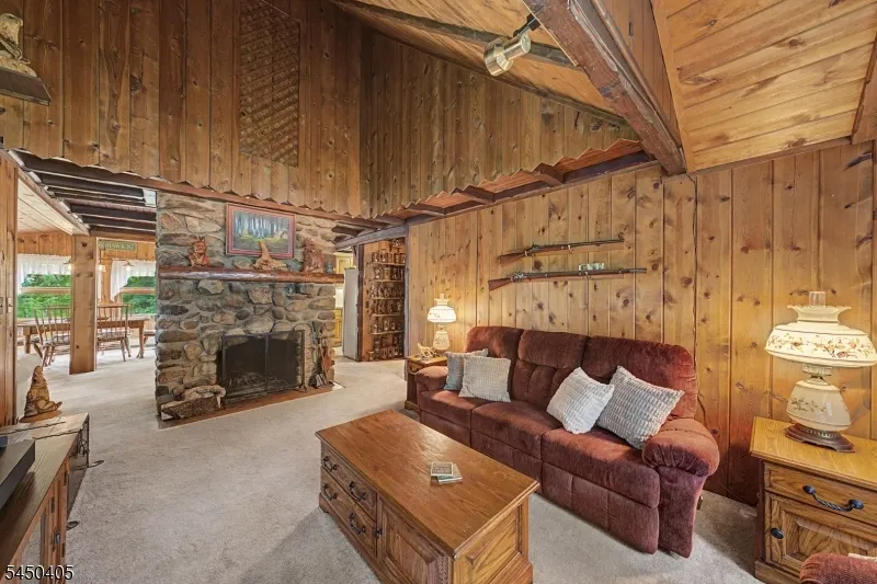21 Shawnee Trl Sparta, NJ 07871