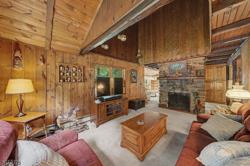 21 Shawnee Trl Sparta, NJ 07871