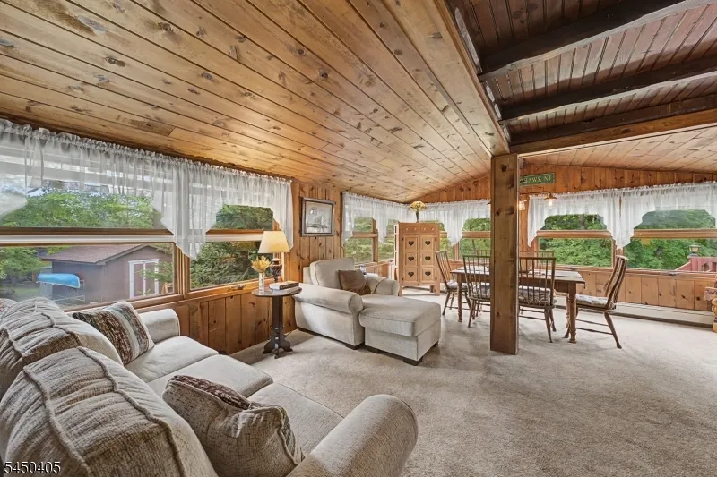 21 Shawnee Trl Sparta, NJ 07871