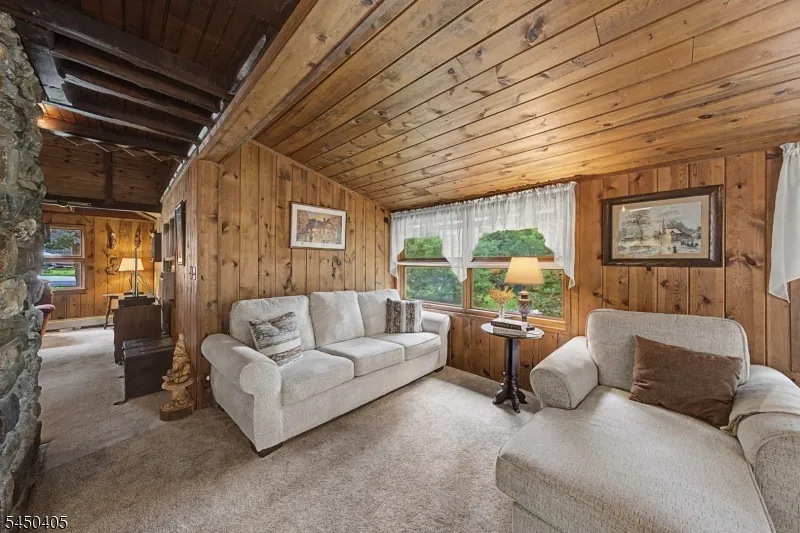 21 Shawnee Trl Sparta, NJ 07871