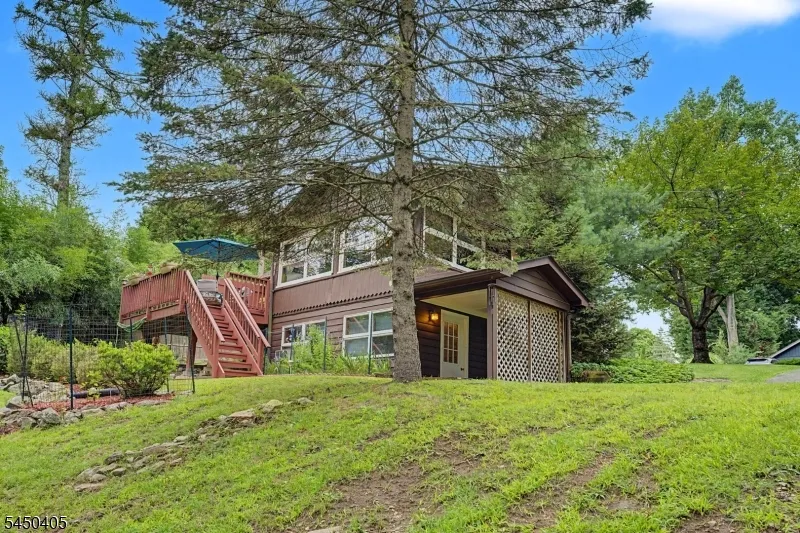 21 Shawnee Trl Sparta, NJ 07871