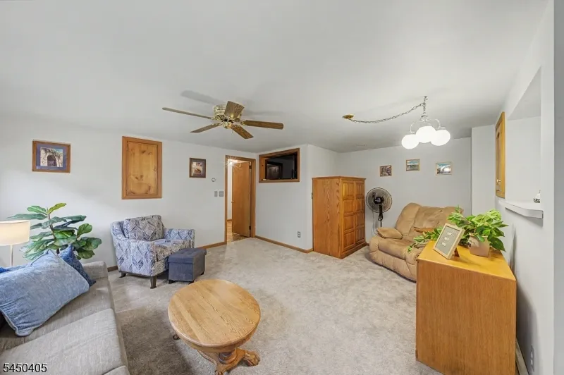 21 Shawnee Trl Sparta, NJ 07871
