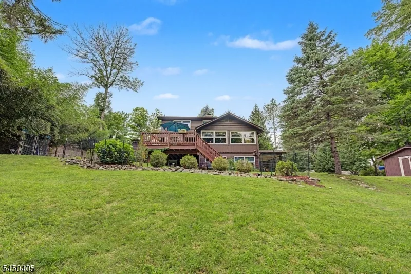 21 Shawnee Trl Sparta, NJ 07871
