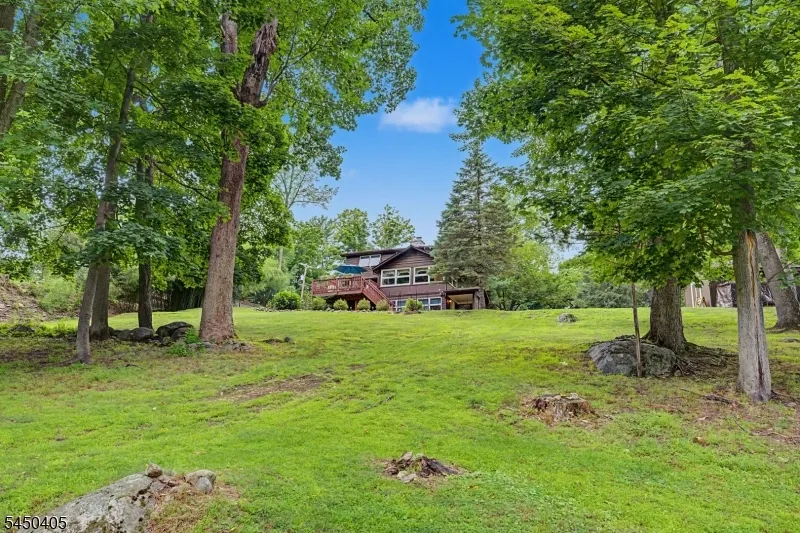 21 Shawnee Trl Sparta, NJ 07871