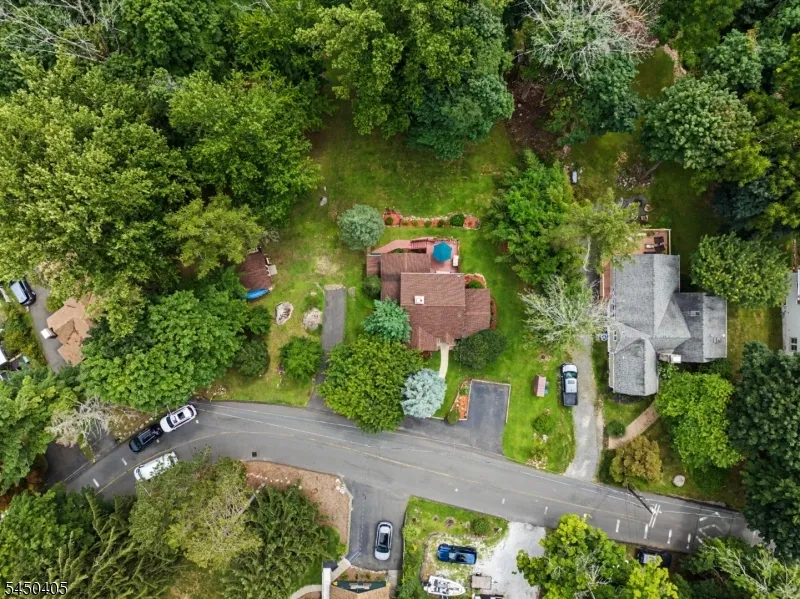 21 Shawnee Trl Sparta, NJ 07871