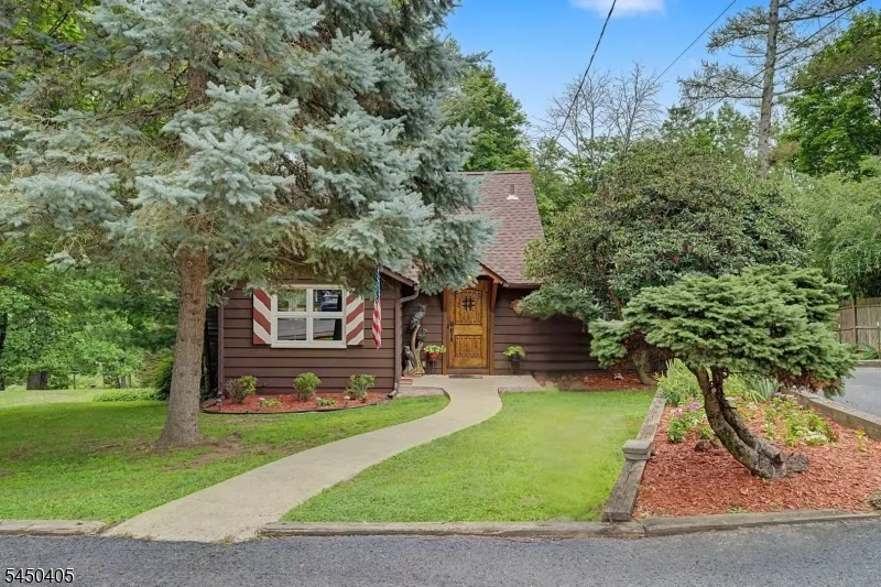 21 Shawnee Trl Sparta, NJ 07871