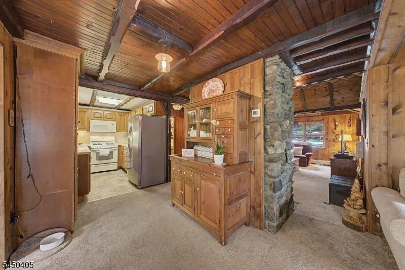 21 Shawnee Trl Sparta, NJ 07871
