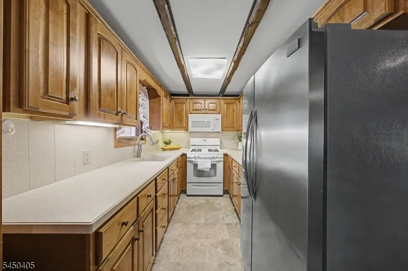 21 Shawnee Trl Sparta, NJ 07871