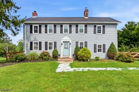 891 Amwell Rd