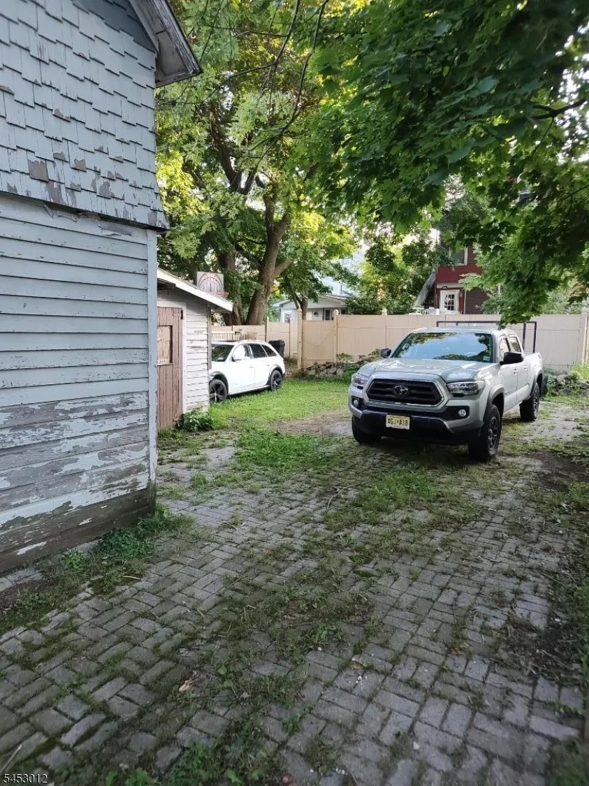 20 Grand Ave Washington, NJ 07882