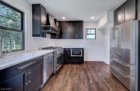 35 Sheridan Ave