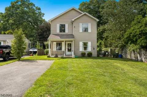 2 Elizabeth Pl
