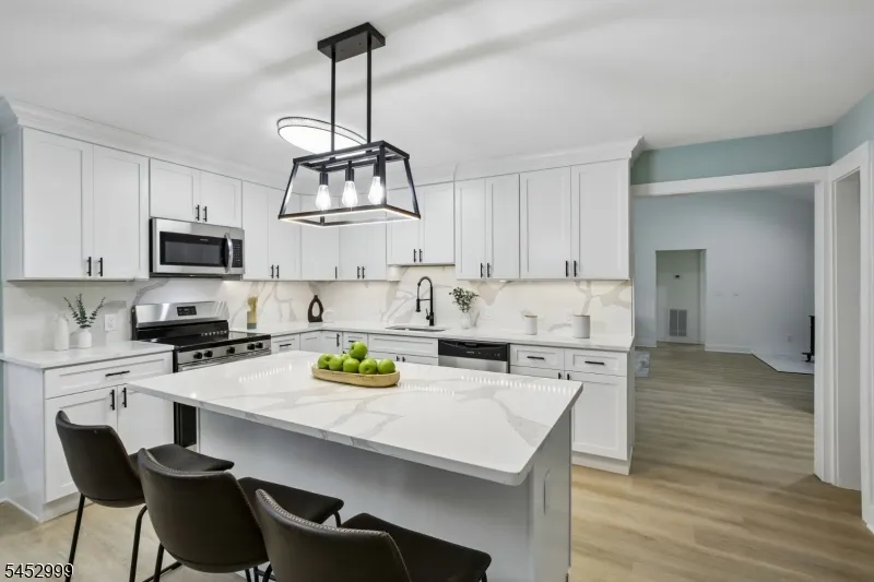 7 Winding Way Vernon, NJ 07461