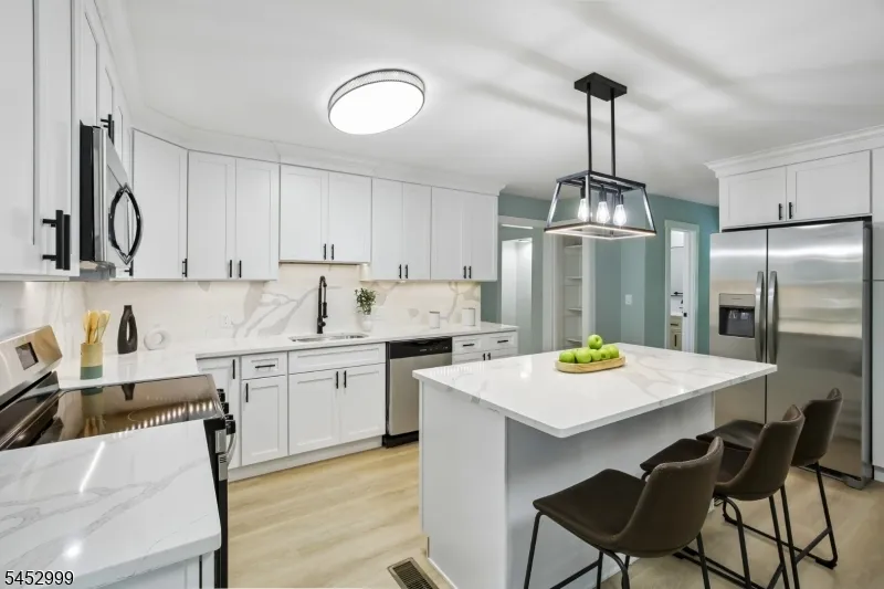 7 Winding Way Vernon, NJ 07461