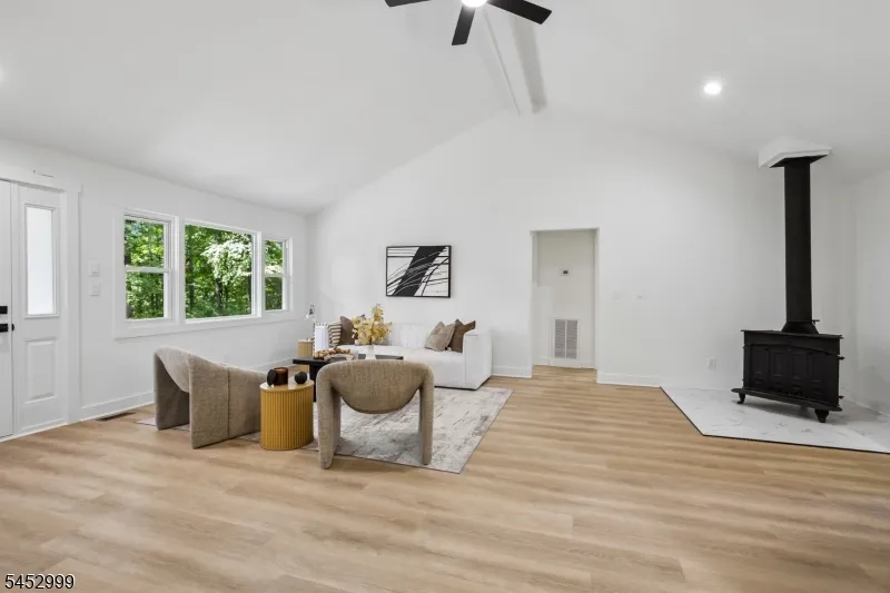 7 Winding Way Vernon, NJ 07461
