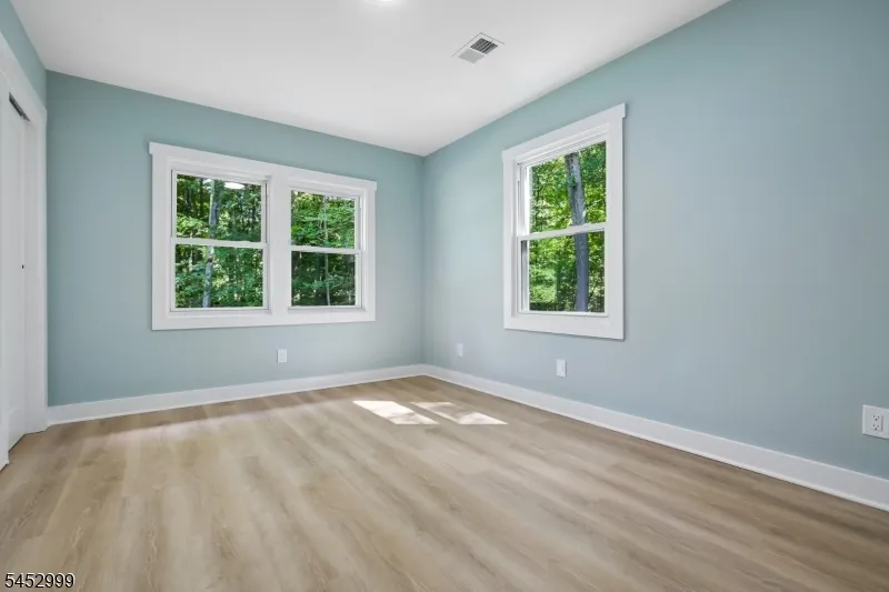 7 Winding Way Vernon, NJ 07461