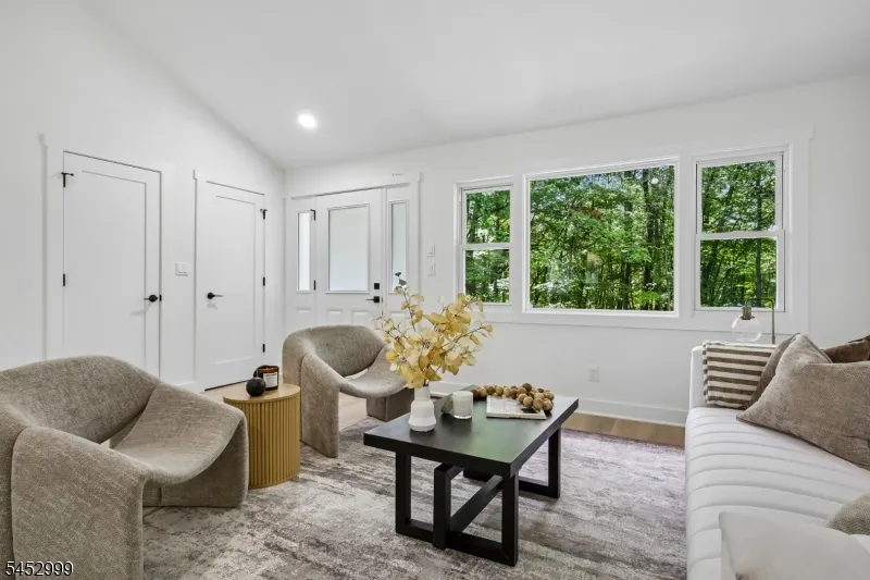 7 Winding Way Vernon, NJ 07461