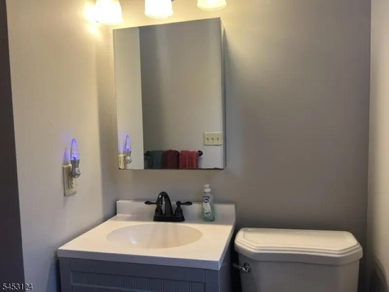 24 Tallahatchie Dr Vernon, NJ 07461
