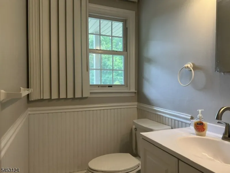 24 Tallahatchie Dr Vernon, NJ 07461