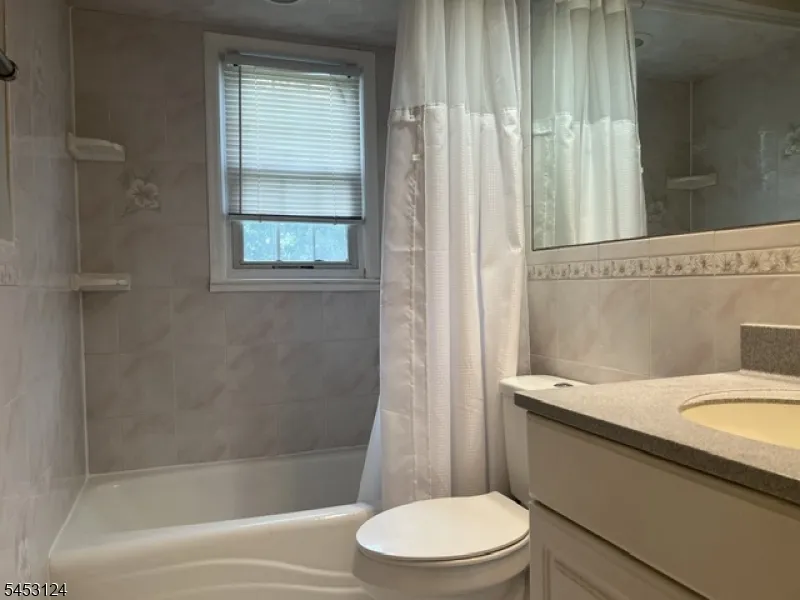 24 Tallahatchie Dr Vernon, NJ 07461