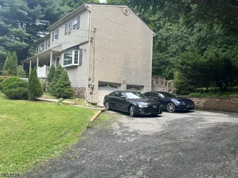 24 Tallahatchie Dr Vernon, NJ 07461