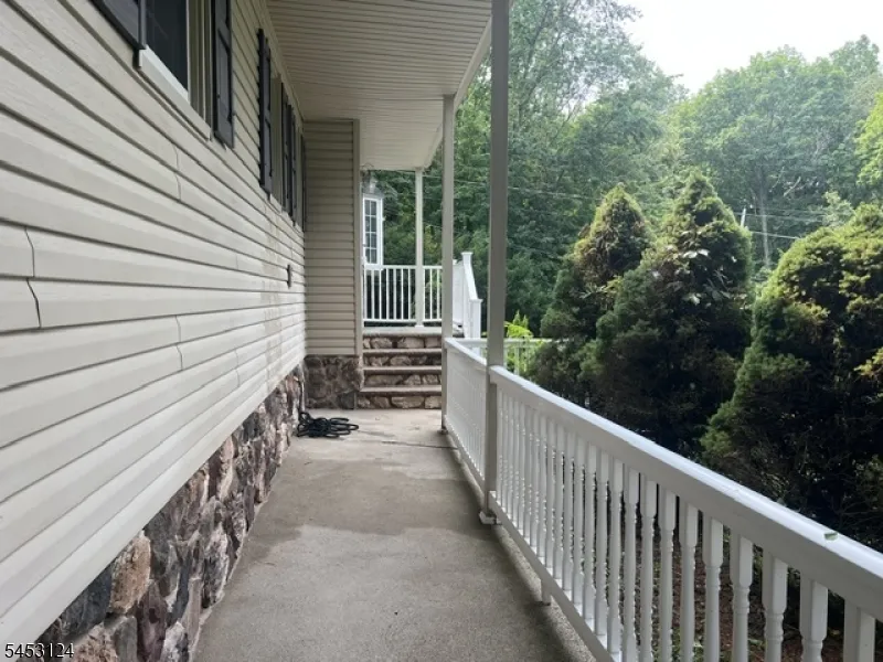 24 Tallahatchie Dr Vernon, NJ 07461