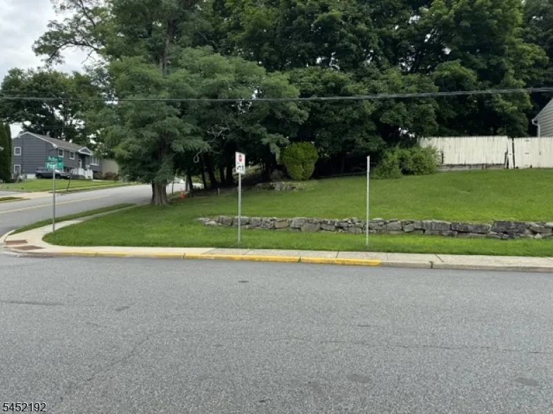 20 Pearl Pl Butler, NJ 07405