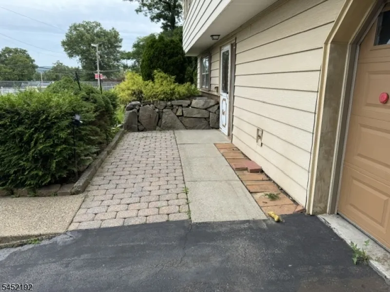 20 Pearl Pl Butler, NJ 07405