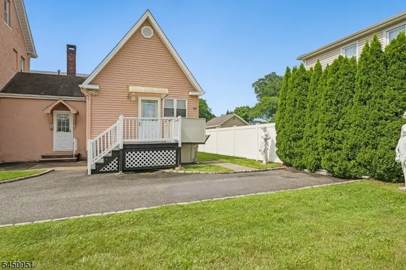 1120 Madison Hill Rd Clark, NJ 07066