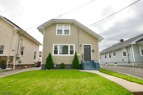 105 Main St