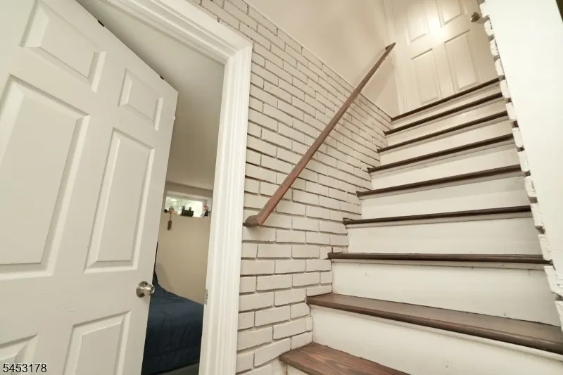 105 Main St Linden City, NJ 07036