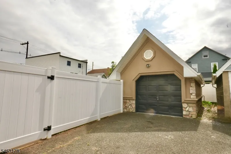 105 Main St Linden City, NJ 07036
