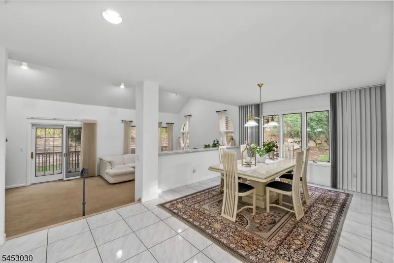 239 Westervelt Ln Mahwah, NJ 07430
