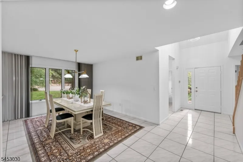 239 Westervelt Ln Mahwah, NJ 07430