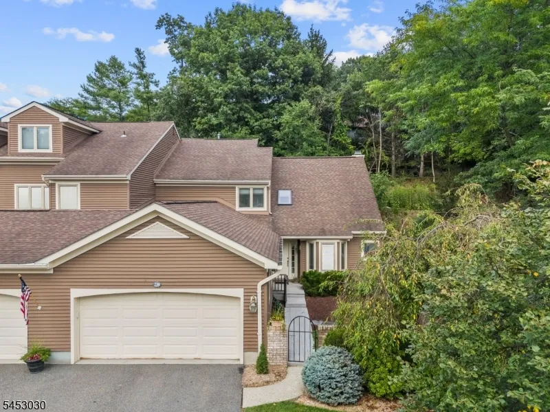 239 Westervelt Ln Mahwah, NJ 07430