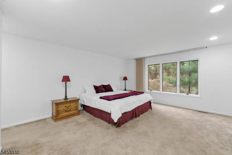 239 Westervelt Ln Mahwah, NJ 07430