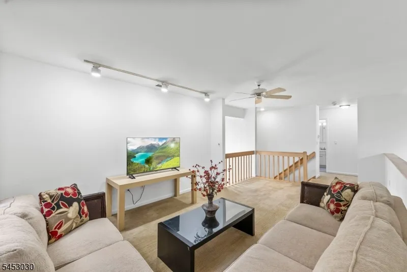 239 Westervelt Ln Mahwah, NJ 07430